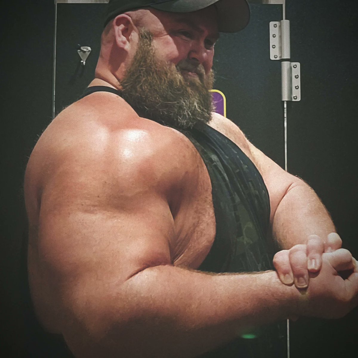 In my #DadBod Era.. 🤷‍♂️

Team: <a href="/RedCon1Official/">REDCON1</a>, <a href="/RedCon1TierOps/">RedCon1 Tier Operators</a> 

#redcon1 #planetfitness #damnboi #hethicc