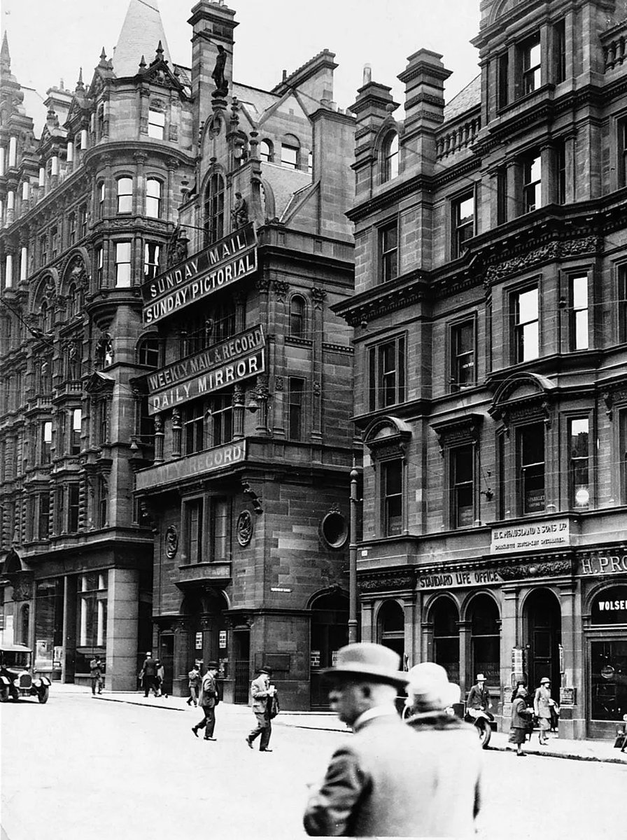 The Daily Record building in Renfield Lane, Glasgow, early-20th Century.