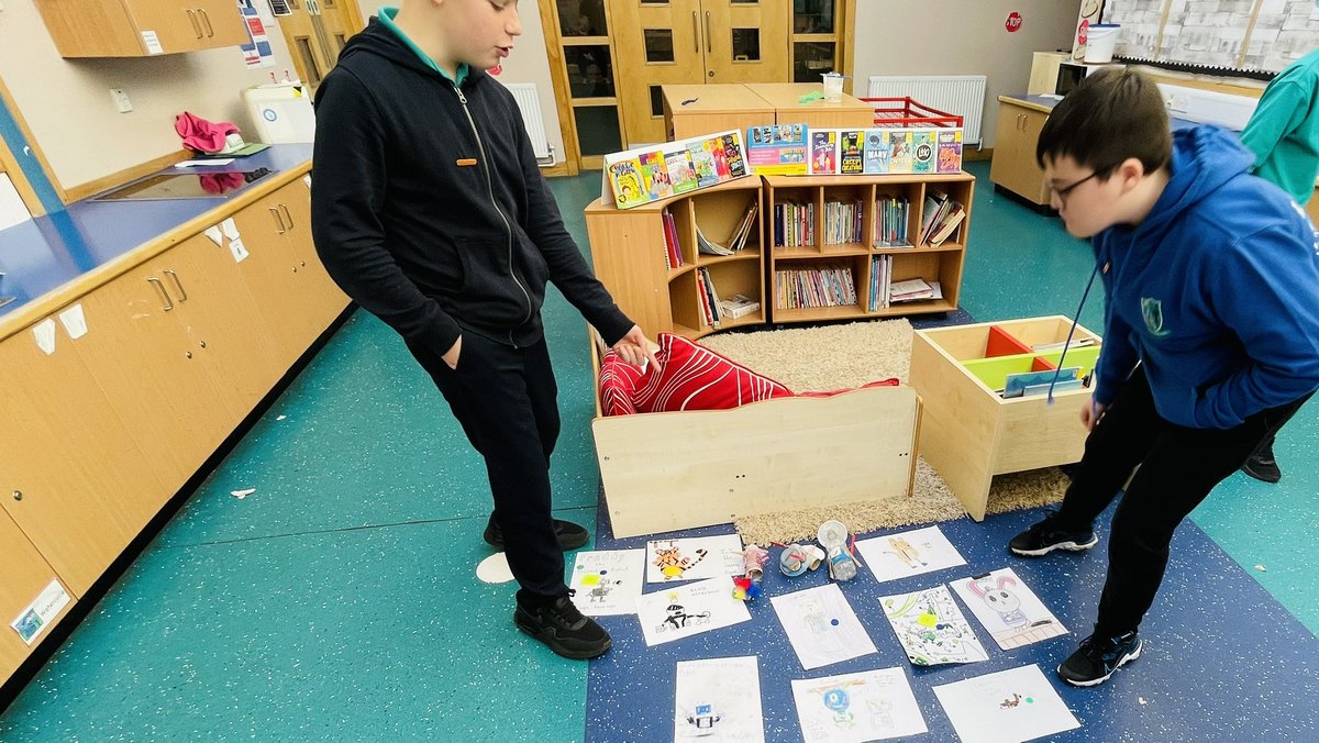 🌐 Our Digital Leaders had a challenging task judging the Internet Safety Week competition! Infants crafted mascots, the middle school designed desktops, and our seniors created informative leaflets. Stay tuned for the winners! #saferinternetday #DigitalLeadership