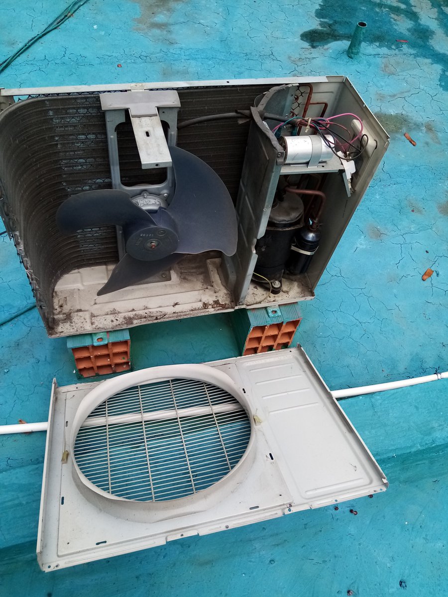 Mantenimiento preventivo de unidades condensadoras de equipos de aire acondicionado 12000 btu