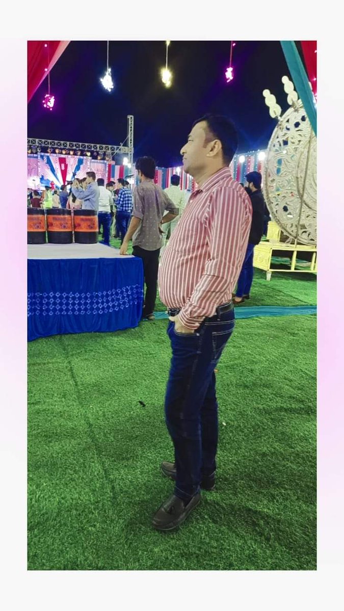 ज़िंदा रहने के.....कुछ ऐसे "अन्दाज़" रखो.....!!
               #साहेब_
जो तुम्हें ना समझे.....उन्हें "नज़रंदाज" रखो....