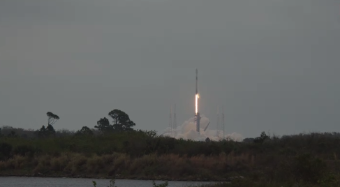 SpaceflightNow's tweet photo. Liftoff of the Starlink 6-40 mission, a rare launch on Leap Day.

Watch live: https://t.co/WpNfC8Vsko https://t.co/LsufiunaFk
