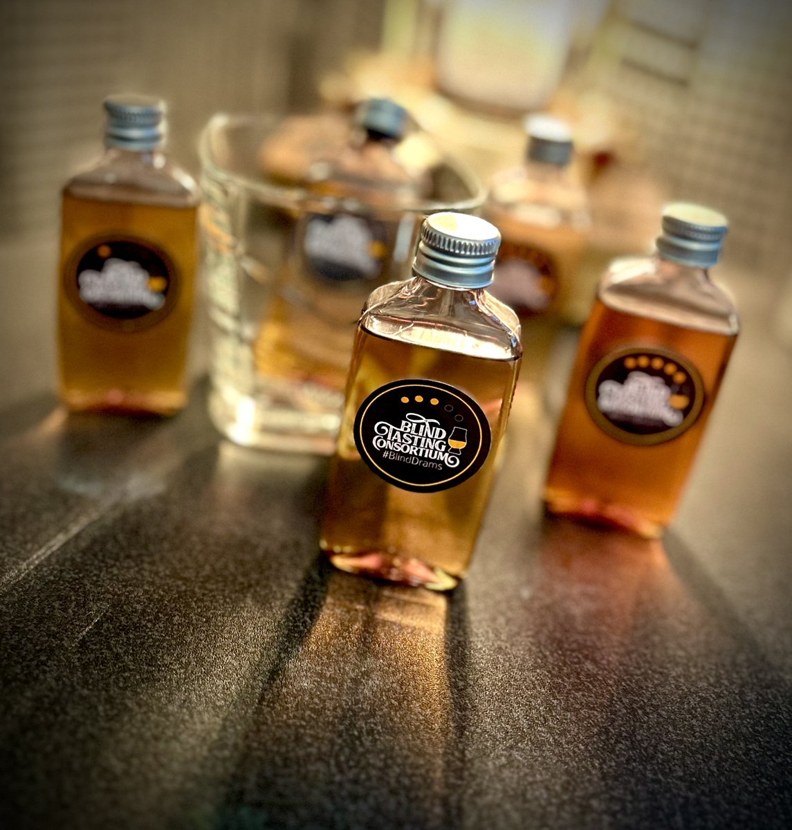 jwbassman_'s tweet photo. Just arrived ahead of #BTC40 - big thanks to @whiskyrover and @ReviewsWhisky for putting this #BlindDrams set together #TumblerClub ๐คฃ๐๐ฅ https://t.co/6gFuCqwRT7