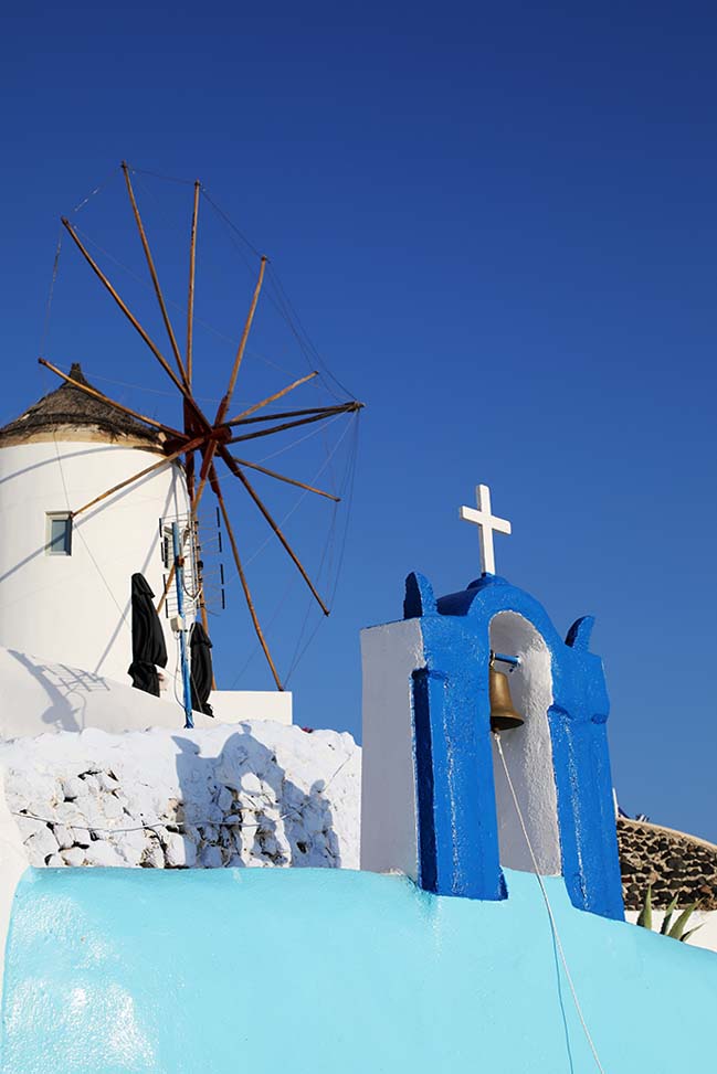 StuartForster's tweet image. Marking the leap year in any special way? The Greek island of Santorini is proving a joy to photograph.