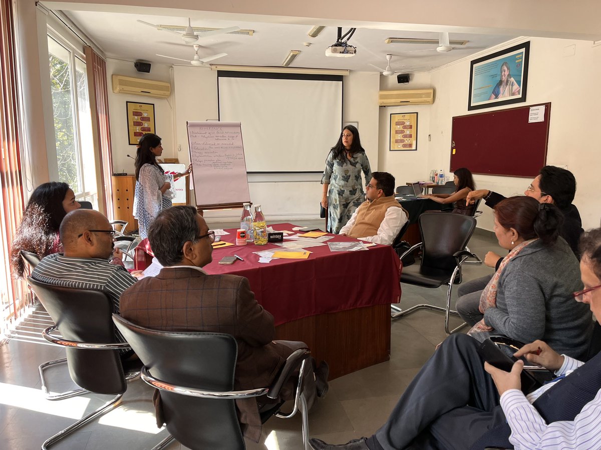 Picked the brains of leading #addiction experts in India such as @atulambekar to understand contextually relevant strategies to support entry into & completion of treatment for #alcohol use disorders for the iCAP project of @LSHTM @SangathARG @SangathIndia funded by @NIHRglobal