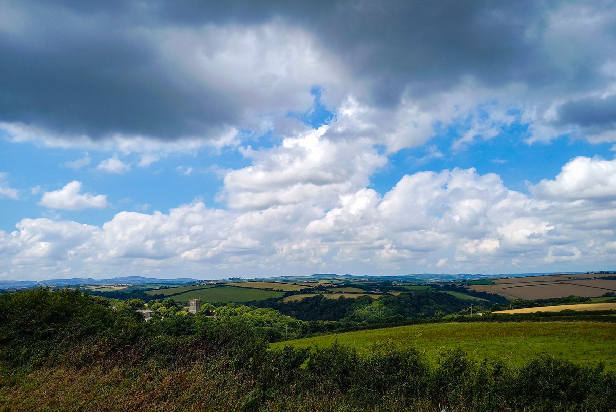 _redpandamonium's tweet photo. Not abstract, but still #Cornwall - a trip over to Lantic Bay last summer. Great place for land/seascape shots. Hoping to take another drive along there this year, weather permitting. 😃

#Landscapes #photography https://t.co/0SOFlkmNIu
