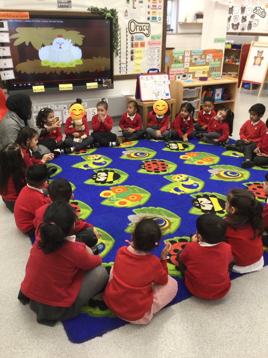 LeighPrimary's tweet image. The children have been talking about who they like to play with in Nursery.  We took turns to talk, passing little monkey round the circle.  
#PSHE #circletime #turntaking #friendsforever #FriendshipGoals