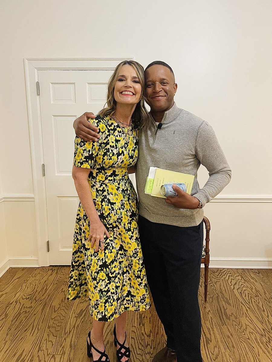 craigmelvin's tweet image. A wonderful night talking about all the good that God does. It was truly a joy to chat with my dear friend @SavannahGuthrie about her personal and touching new book, #mostlywhatgoddoes. Congratulations on this huge accomplishment and the conversations you’ve started.