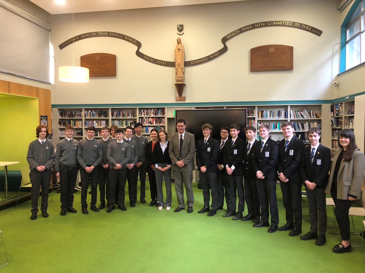 Delighted to welcome Minister @EamonRyan this morning to meet with our Green Schools' Committee during our Environmental Action Week. The boys really enjoyed the experience & we thank Minister Ryan for being so generous with his time & so engaging with the boys. @greenparty_ie
