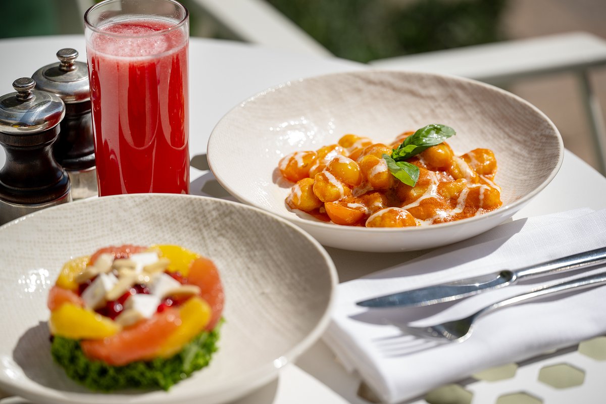 BLXQatar's tweet photo. Revitalize your lunch hour with Anis Café's new Power Lunch Menu! Healthy and delicious. Available Sundays to Thursdays from noon to 3:00 PM for QR 69.
 #AnisCafe #PowerLunch #HealthyEating @ParkHyatt https://t.co/7mnSBUnXxA