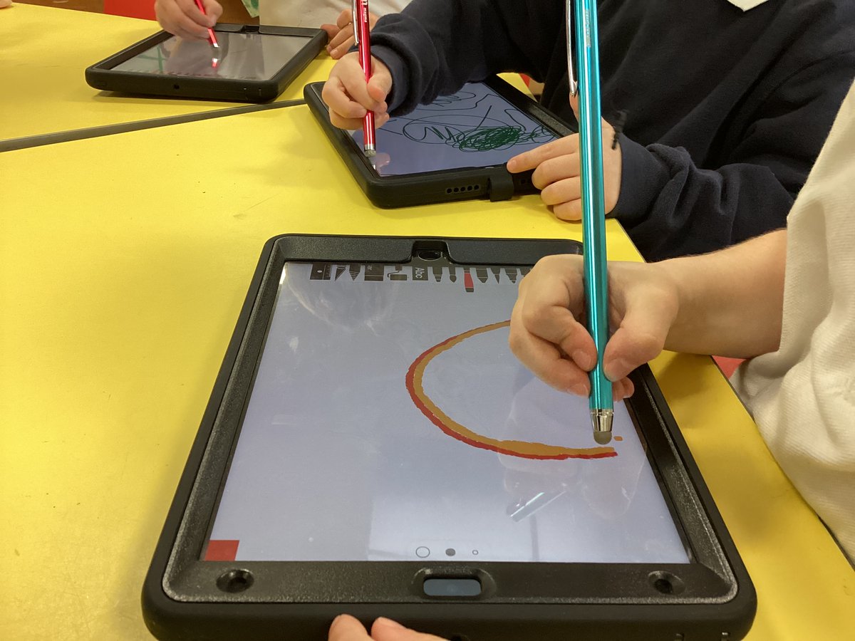 MarcWithersey's tweet image. Pencil grip FTW! 🏆 A simple stylus makes a huge difference to the way young children use technology  ✍️#AppleEDUchat #earlyyears