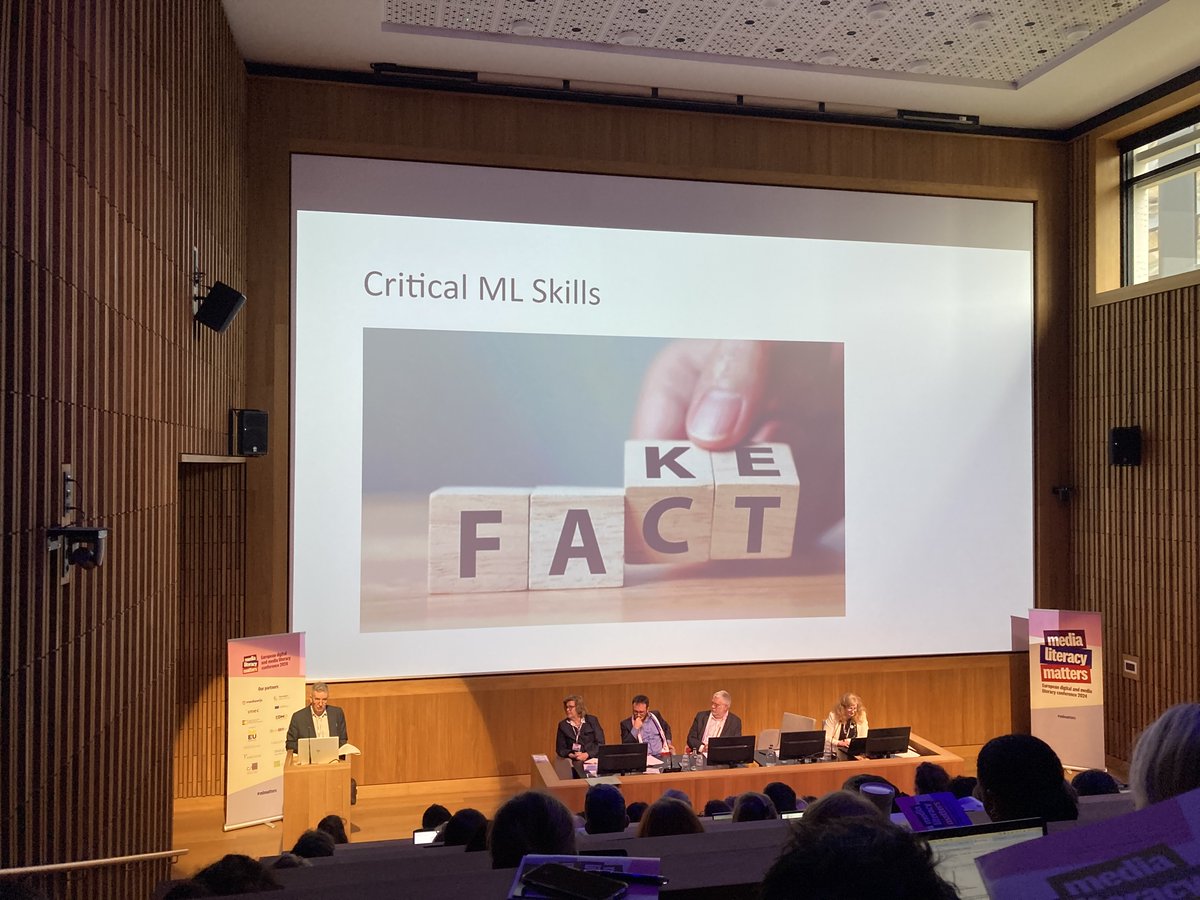 LDelmoly's tweet image. Le @LeCLEMI  participe à la European Media Literacy week à Bruxelles. 4 jours de conférences avec 400 professionnels issus des médias, de la politique et de la recherche. L&apos;occasion de faire le bilan des projets en cours et à venir #mlmatters