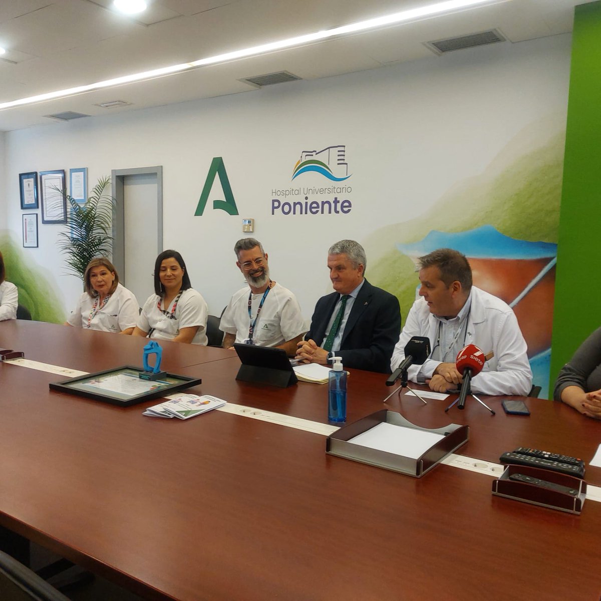 Hospital Universitario Poniente tweet media