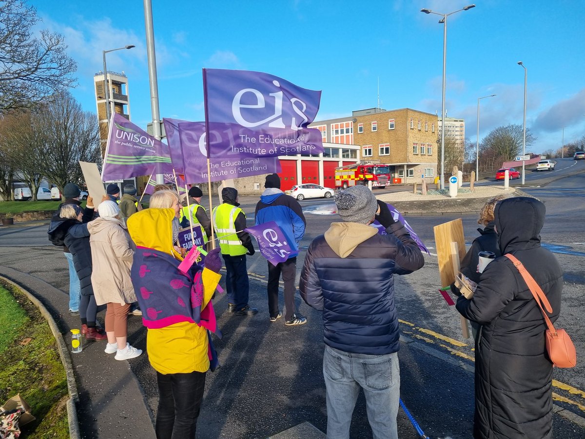 Standing with <a href="/EISFela/">EISFela</a> and <a href="/unisonscot/">UNISON Scotland</a> members on the picket line at Ayrshire College-Ayr Campus this morning as they take strike action in order to secure fair pay. All eyes on FE as staff and students fight to save the sector too. The cuts across FE are scandalous!