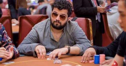 PkrGuru's tweet image. After a 20-month title hiatus, Harsh Dembla roared back to the online poker scene last night with a victory in @PokerStarsIN's ₹5 Lakhs GTD #MonsterStack. 🎯🦁 Dembla outlasted a field of 113 entrants (69 unique) in the 8.16 PM event in a brisk five hours and 43 minutes,