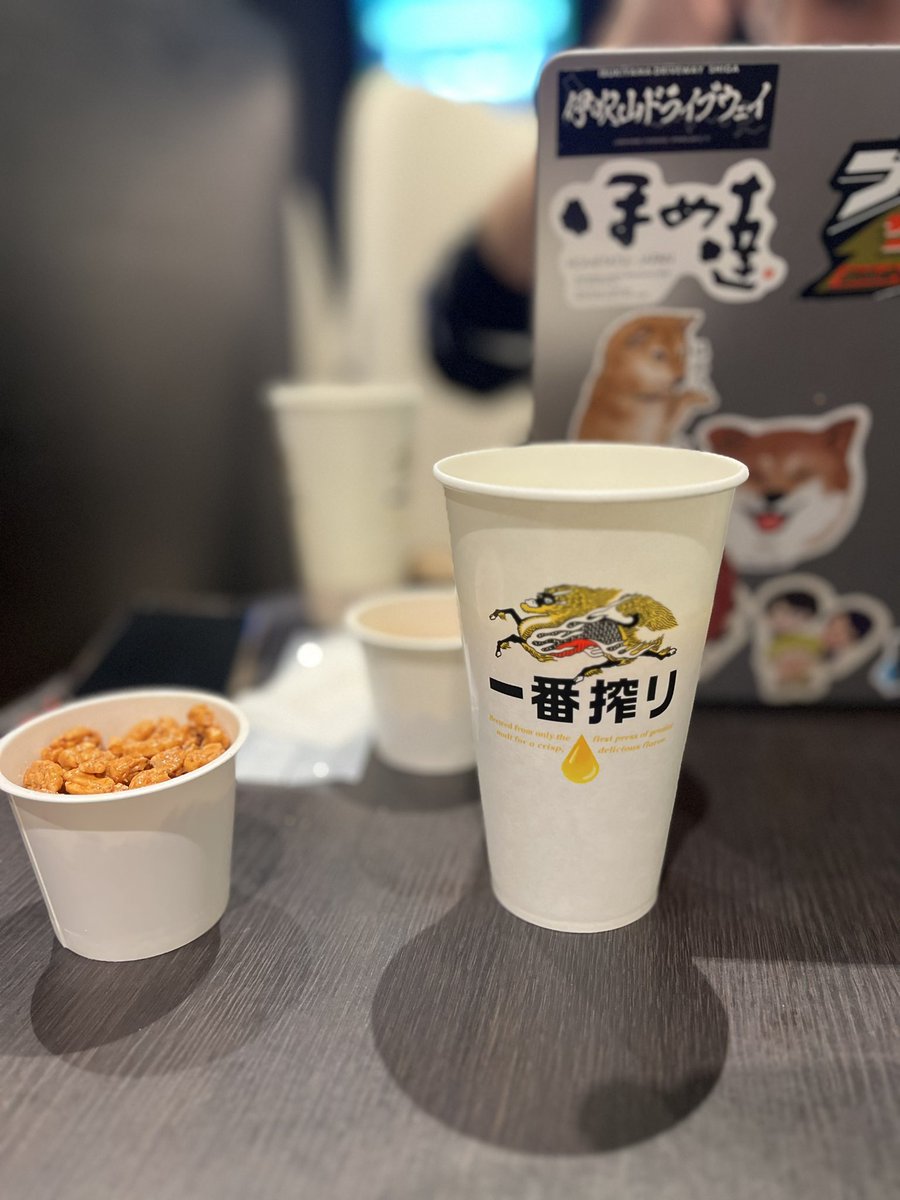 ビール4種類＋氷結＋ハイボール飲み放題におつまみ食べ放題
これが無料のセントレアのラウンジまじでおかしいて
 #旅行好きな人と繋がりたい