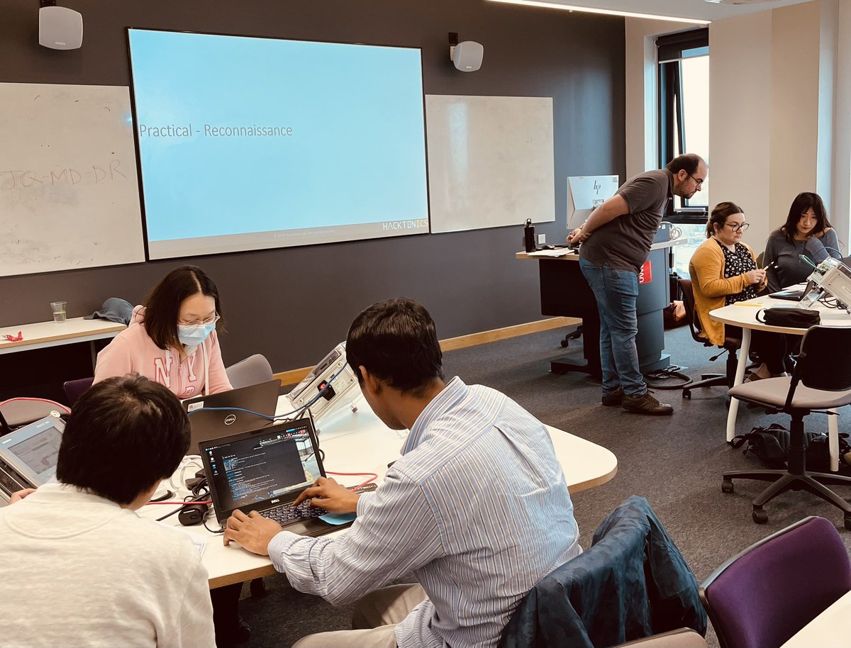 hacktonics's tweet image. On to our 1st proper practical of the day @UWEBristol - doing some reconnaissance with our training boxes: hacktonics.io/equipment.html