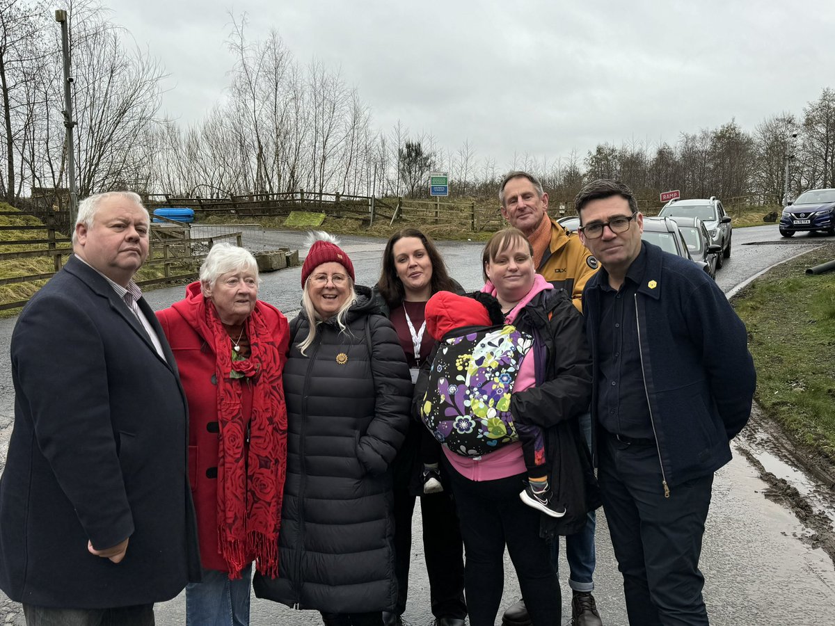 Yesterday I was invited over to the Pilsworth landfill site by the Leaders of Rochdale and Bury councils to hear the concerns of local residents about the stench. What I experienced took me aback. I am now calling an urgent meeting with @EnvAgency to require immediate action.