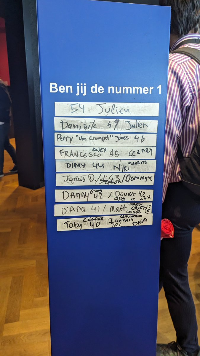 JulienHuang_dev's tweet image. First and second place at @yukiboekhouden &apos;s booth #vuejsamsterdam 😂