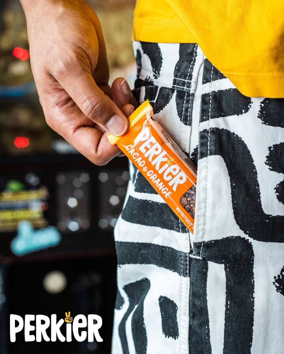 Perkierfoods's tweet photo. Our Cacao &amp; Orange 🍊 bar is perfect for a pick me up. Enjoy as a tasty mid-morning snack at your desk, on-the-go, post workout or as a satisfying afternoon treat. #glutenfree #vegan #snacks https://t.co/fM6Ur1dPNW