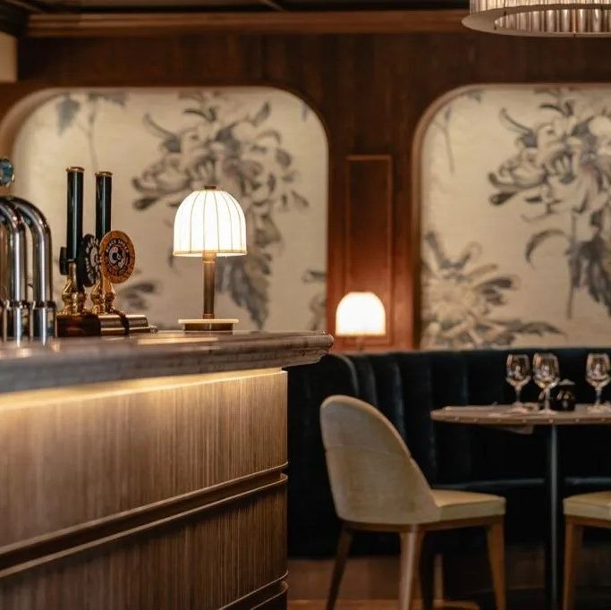 Don't forget the subtle details when you are trying to bring your venue to life. ⁠
@studiotwo_interiors showed how much attention they pay to detail with this venue✨️📷️⁠
⁠
⁠
#cocktailbar#finedining #hospitalitydesign #restaurantdesign #restaurantfurniture #restaurantlife