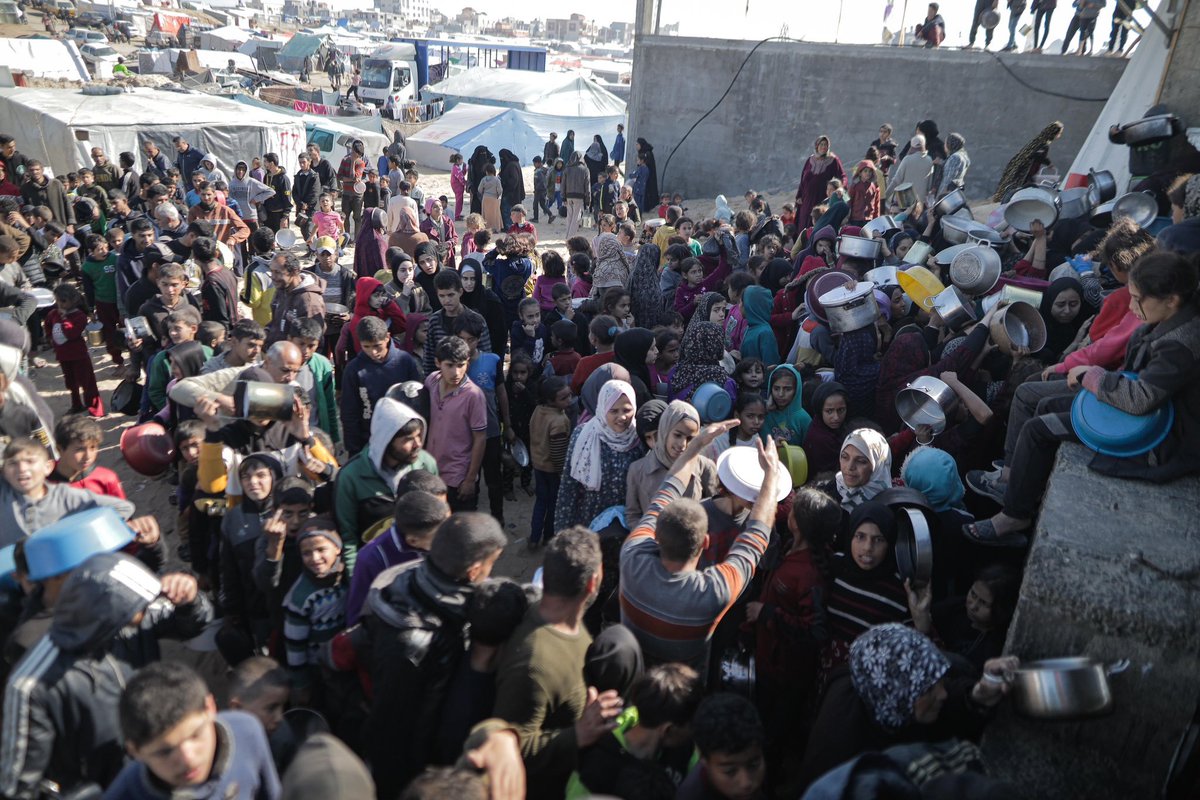 ainyuyu3's tweet image. CEASEFIRE NOW! STOP THE GENOCIDE! PALESTINIAN PEOPLE ARE HUMAN TOO 

#StopFamine #BoikotIsrael #TheyAreHumanToo #RamadanGiftforGaza