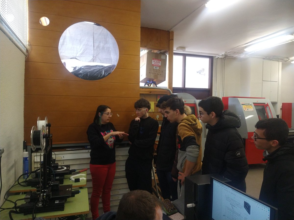 InsJaumeHuguet's tweet image. Aquests dies hem fet una activitat col.laborativa entre els alumnes de 1r del CFGM de Mecanització i els de Sistemes Microinformàtics i Xarxes per fomentar el treball en equip entre alumnes de diferents cicles. #impressio3D #3D

➡️tuit.cat/3BKW6