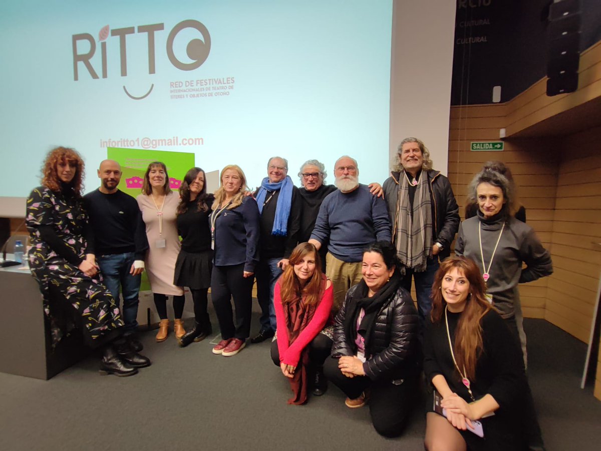 Tenemos representación de #TItermurcia en <a href="/FETEN_Gijon/">FETEN Gijón Xixón</a> con Mariso de <a href="/periferiateatro/">periferia teatro</a> 🎭​✨

En la presentación de RITTO (Red de Festivales Internacionales de Títeres de Otoño).

#FETEN