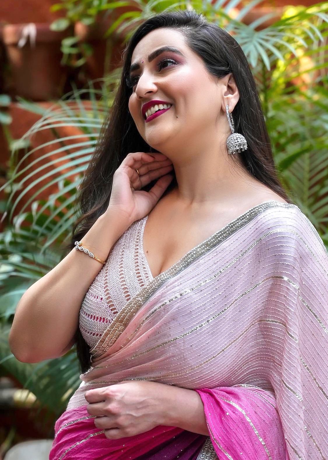 GHgOlD0W4AEFlAO?format=jpg&name=large