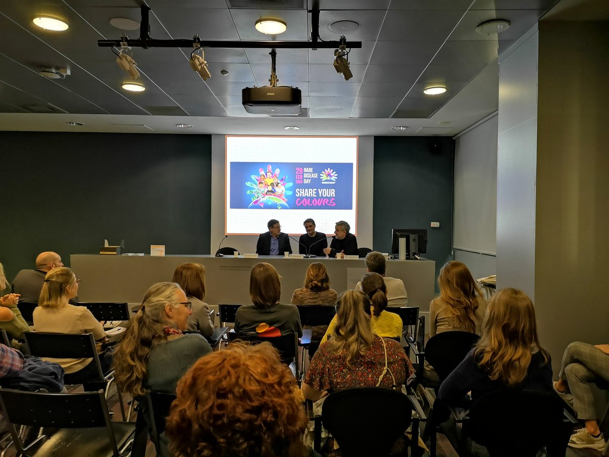 IRB Barcelona (@irbbarcelona) on Twitter photo 🗣️Encetem un debat sobre les #MalaltiesMinoritàries després de la projecció de <a href="/FightingTheRare/">Fighting the Rare</a>, amb el <a href="/DrJordiDuran/">DrJordiDuran</a> (#IRBalumni-<a href="/IQSbarcelona/">IQS Barcelona</a>), el Dr. Jaume Duran (director del documental) i <a href="/CayuelaFrancesc/">francesc cayuela</a> (president d'<a href="/InfoFecamm/">FECAMM</a>).
#RareDiseaseDay #RareDisease #Lafora 🗣️Encetem un debat sobre les #MalaltiesMinoritàries després de la projecció de <a href="/FightingTheRare/">Fighting the Rare</a>, amb el <a href="/DrJordiDuran/">DrJordiDuran</a> (#IRBalumni-<a href="/IQSbarcelona/">IQS Barcelona</a>), el Dr. Jaume Duran (director del documental) i <a href="/CayuelaFrancesc/">francesc cayuela</a> (president d'<a href="/InfoFecamm/">FECAMM</a>).
#RareDiseaseDay #RareDisease #Lafora