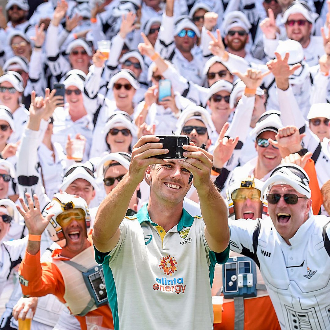 Sport360's tweet photo. Which star are you getting a selfie with? 🤳🤩 https://t.co/NiQ8yhDpeO