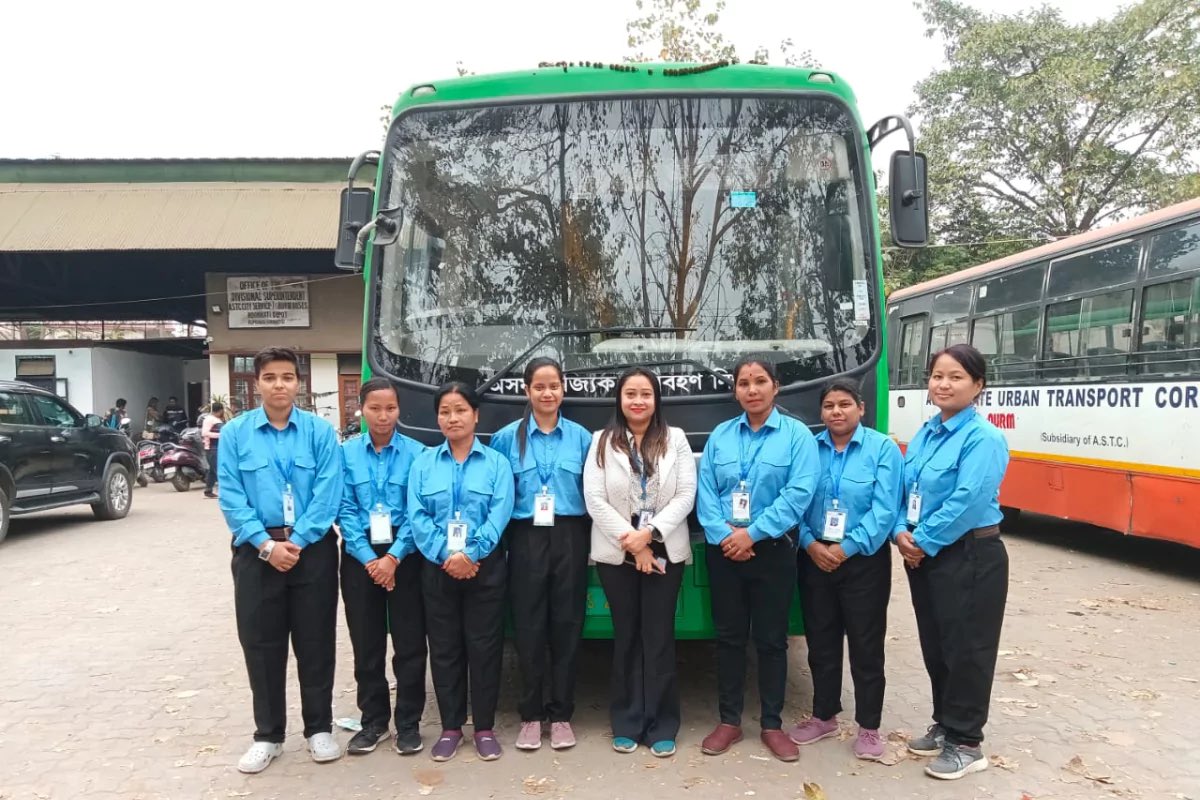 AimeeBaruah's tweet image. Thrilled to hear that ASTC is embracing diversity by hiring 20 women bus conductors in Guwahati! 👩‍✈️🚌 Breaking stereotypes and empowering women in unconventional roles is a step towards progress. Kudos to ASTC for this progressive move! 💪🌟 #WomenEmpowerment #Guwahati #ASTC…