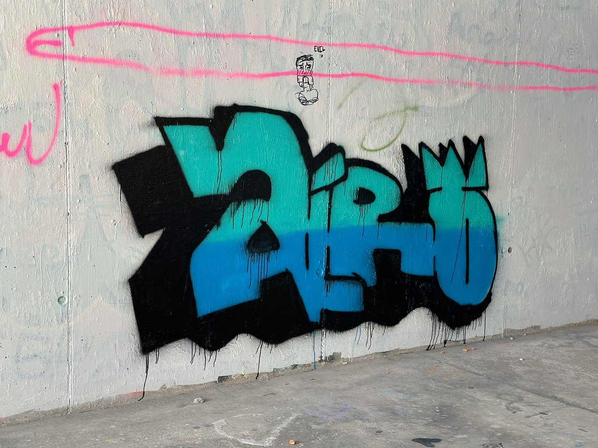 🫸 La Policía Local de Arganda del Rey detiene in fraganti a dos personas haciendo grafitis en el túnel de acceso a la Ciudad Deportiva.

¡Esto no es un juego! Las sanciones pueden ser de hasta 900€.

🛑 Cuidemos de Arganda y respetemos nuestras calles.