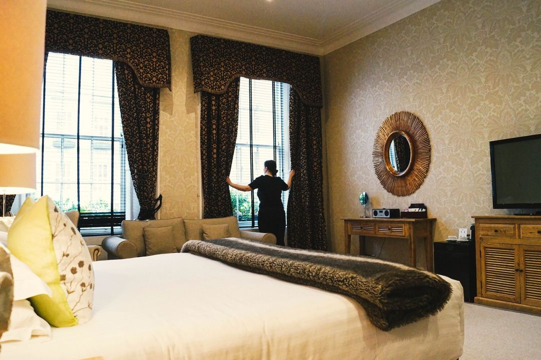 Let our housekeeping team ensure your stay at <a href="/niracaledonia/">Nira Caledonia</a> is impeccable 💛