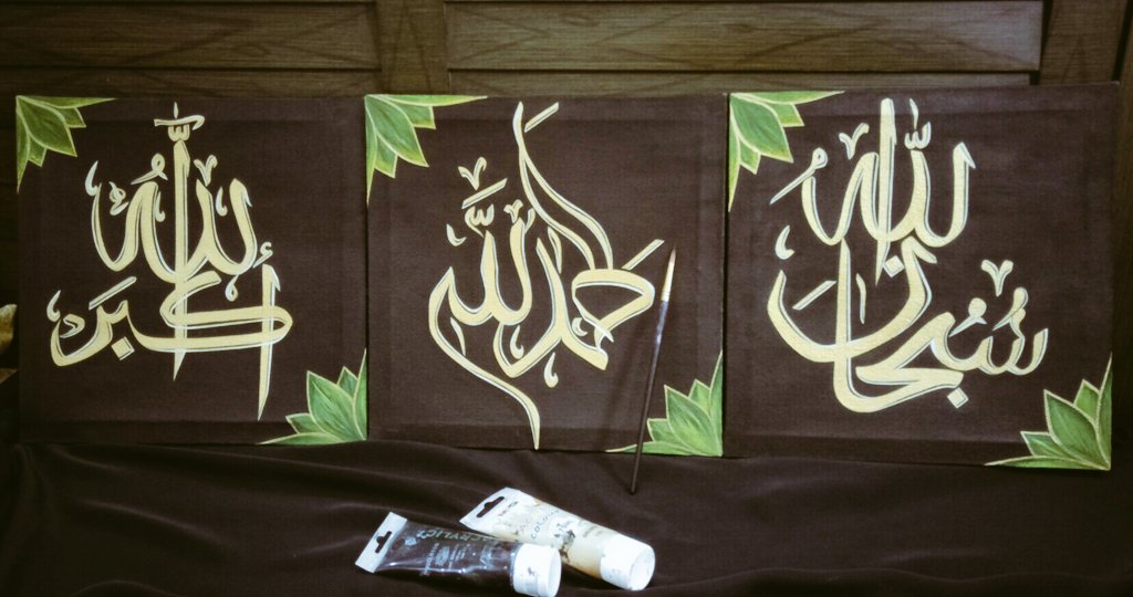 Calligraphy letters Painting on canvas🎨
DM for order's yours and follow us✨
 #calligraphy #designfashion #canvaspainting #canvaswork #paintingoftheday #painter #letteringart #calligraphylettering #handmadewithlove #fashion #uniqueart #colorcombinations #blackgold #collection