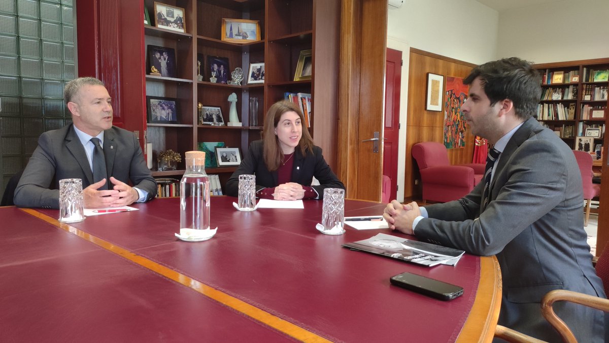 📸 O Delegado Rui Reis e a Diretora-Geral <a href="/AnnaDotor/">Anna Dotor</a> reúnem-se com o Diretor da Fundação Mário Soares e Maria Barroso, Filipe Guimarães

🤝 A Delegação do <a href="/govern/">Govern de Catalunya</a> em Portugal e a Fundação trabalham na organização de vários projetos no quadro do 50º aniversário do #25deAbril