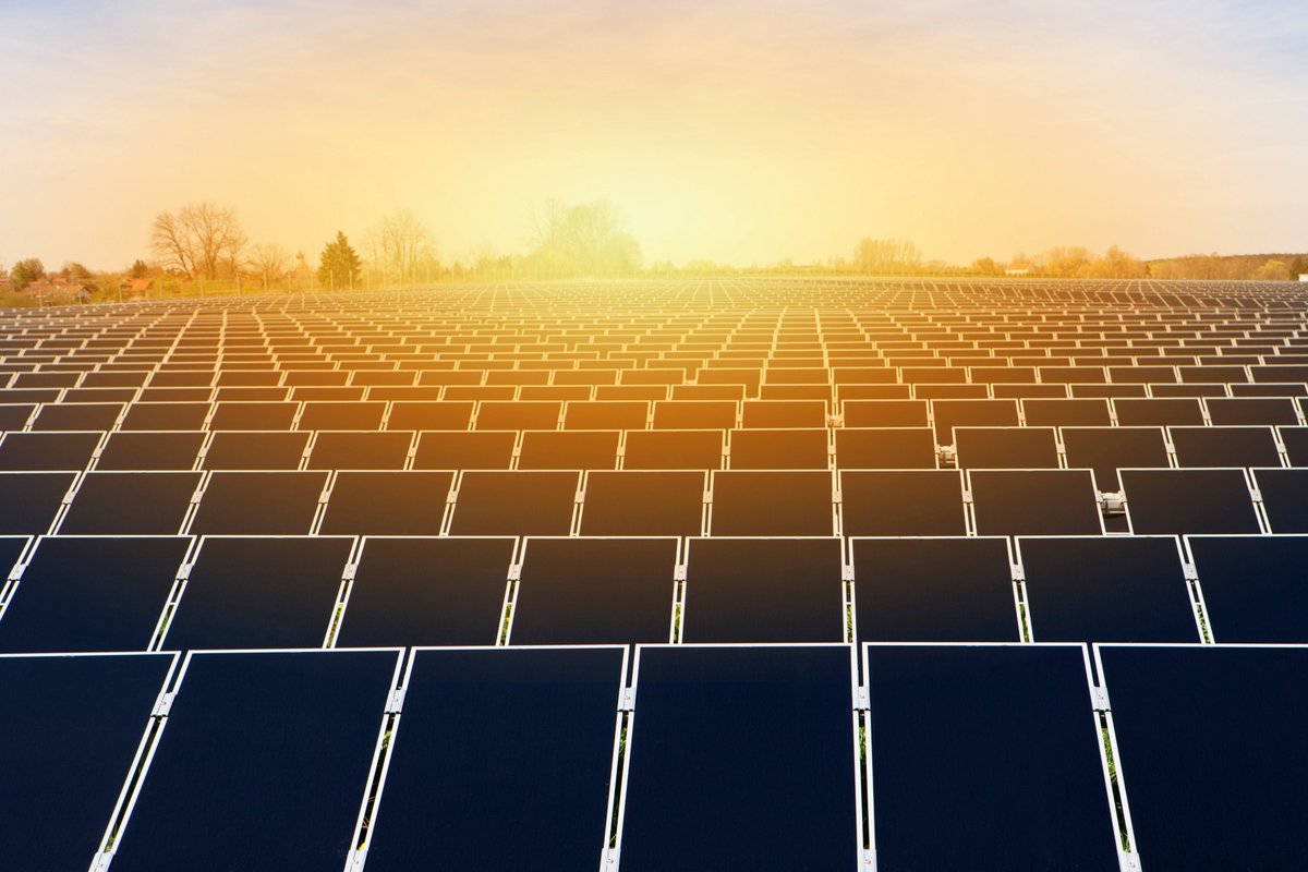 La transición hacia una generación de energía limpia gana impulso
Según el informe de IEA de 2024, las fuentes de electricidad de bajas emisiones están en camino de representar casi la mitad de la generación mundial de de energía para 2026
Vía: <a href="/Cambio16/">Cambio 16</a>
cambio16.com/la-mitad-de-la…