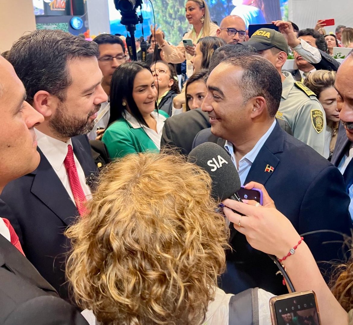 Un encuentro enriquecedor entre @RamirezManolito, alcalde de Punta Cana y el alcalde mayor de Bogotá @CarlosFGalan, durante el desarrollo de la Vitrina Turística Anato, que se celebra en esa ciudad de Bogotá, Colombia.