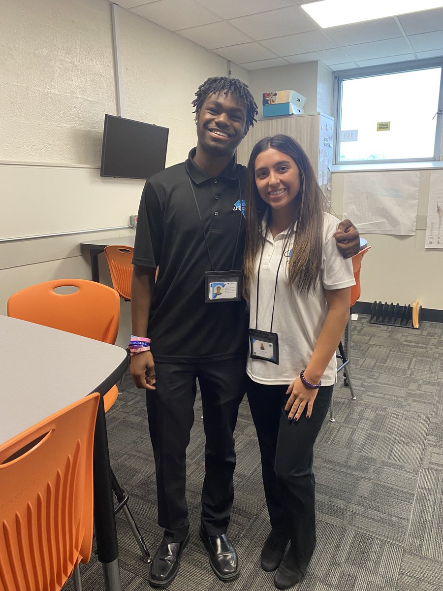 Successful <a href="/VEInternational/">veinternational</a> trade show <a href="/WantaghHS/">Wantagh High School</a>!! Congrats to A Helping Hand and At Your Service for their hard work, dedication and creativity. #Entrepreneurship #WHe