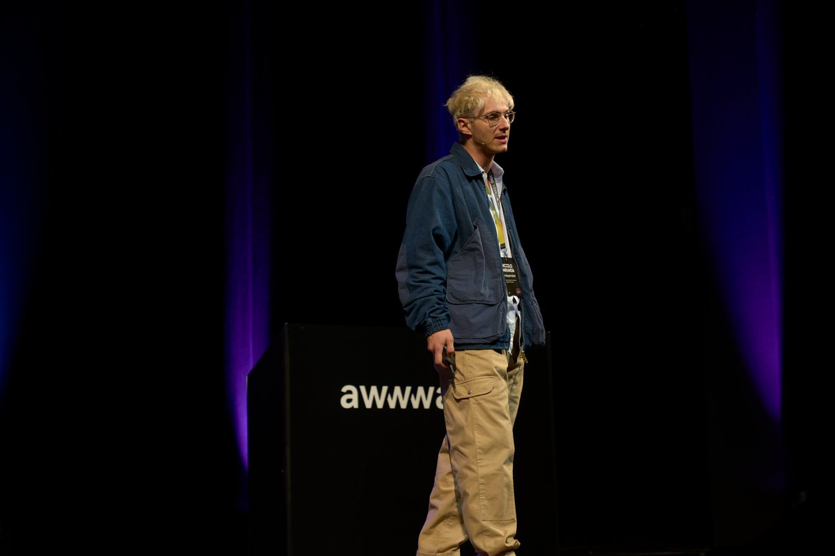 Breaking news! The second talk episode 'The Cursor of AI' I presented at the last @awwwards 2023 Conference in Amsterdam is now available to watch on YouTube. YouTube talk ⤷ youtube.com/watch?v=HPV4al… #awwwards #conference #AI #talk