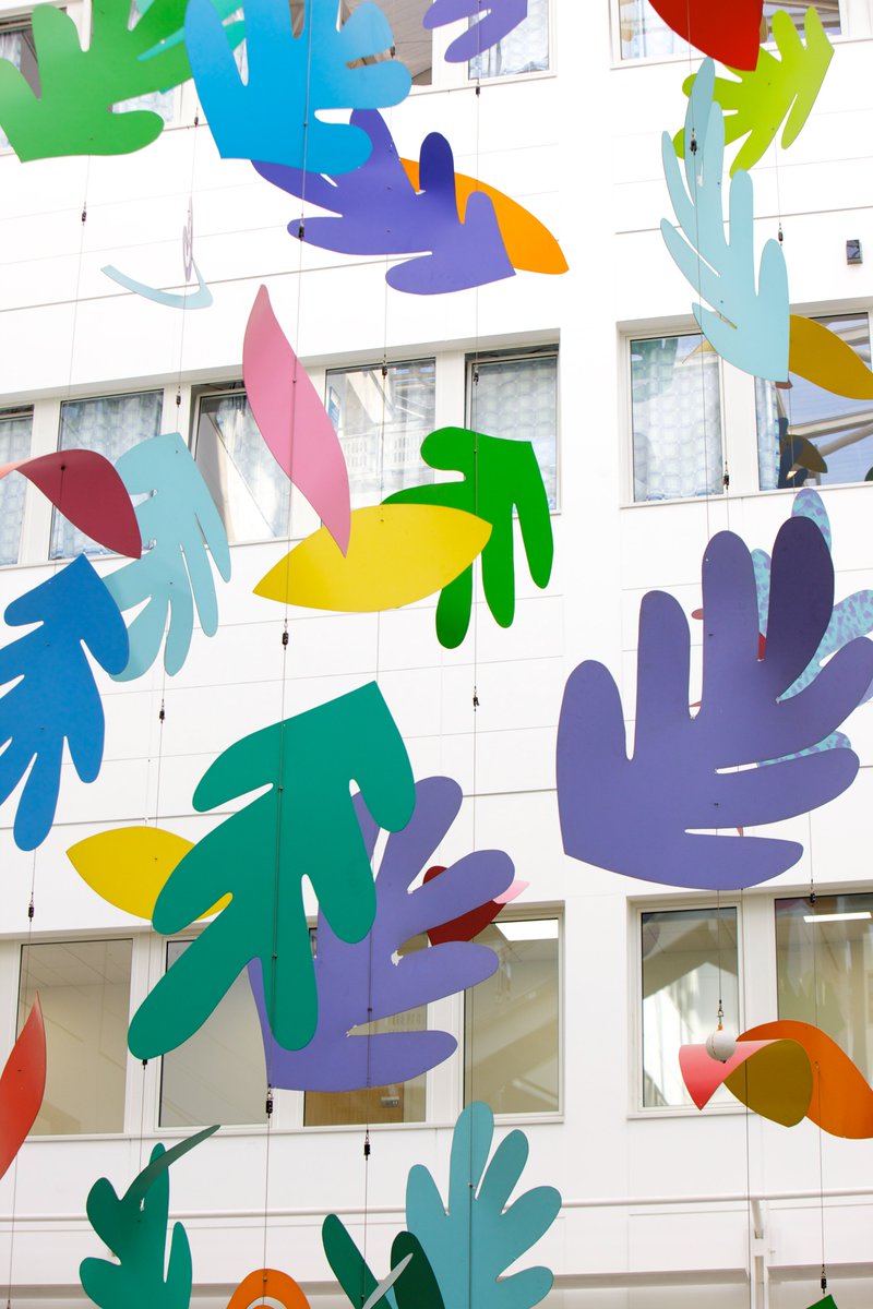 Calling all @ChelWestFT staff members: get ready to showcase your artistic talent! We’re inviting all Trust staff and volunteers to submit artwork for our first-ever staff art exhibition. 

Follow the link to find out more: bit.ly/3SXwvzk  
#ArtsInHealth #StaffWellbeing