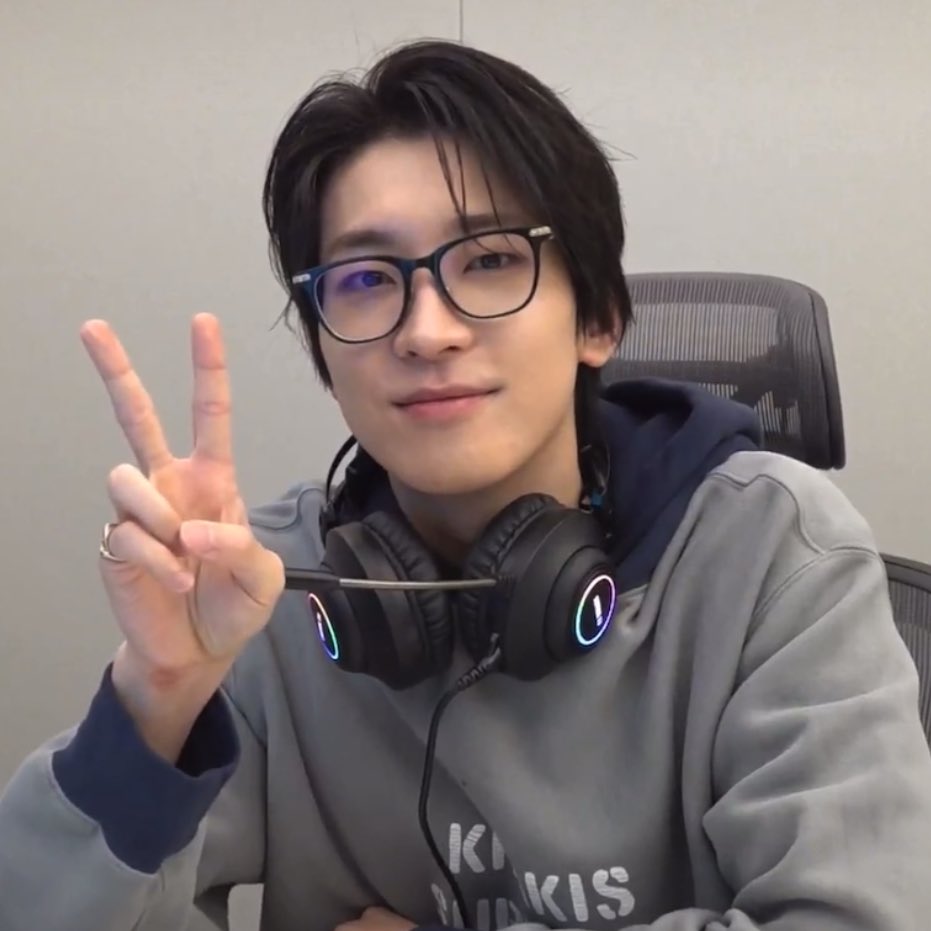 wwlake's tweet photo. 저 원우 사랑해요 https://t.co/60xC2UOYFZ