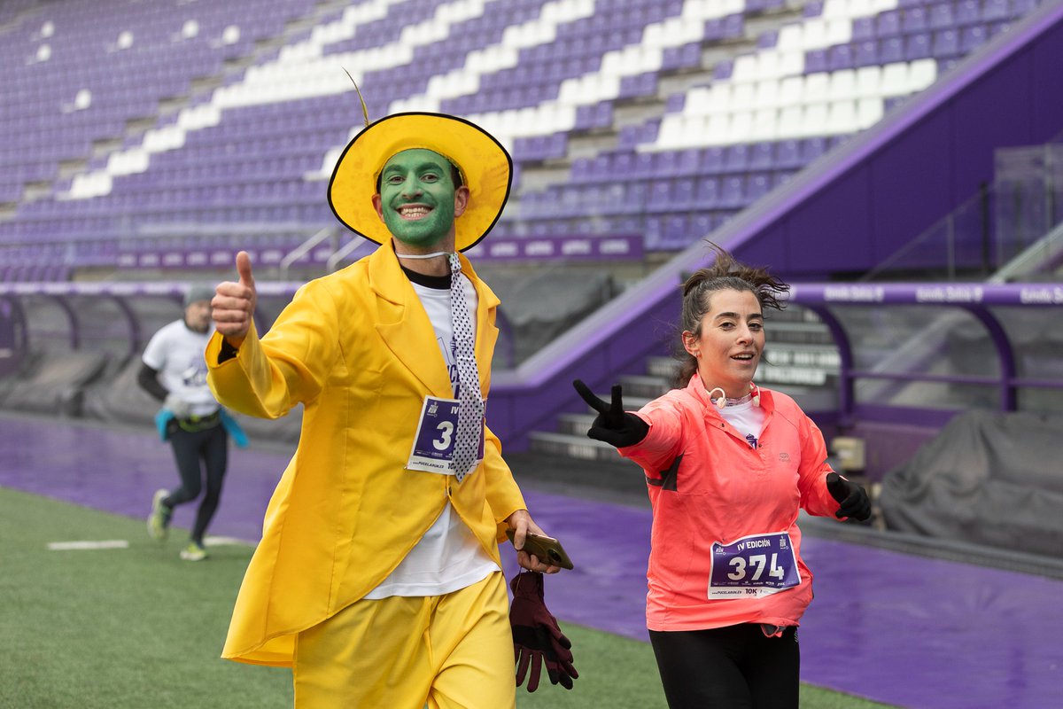 En la Pucela Run, pasárselo bien tiene premio 💜🪇