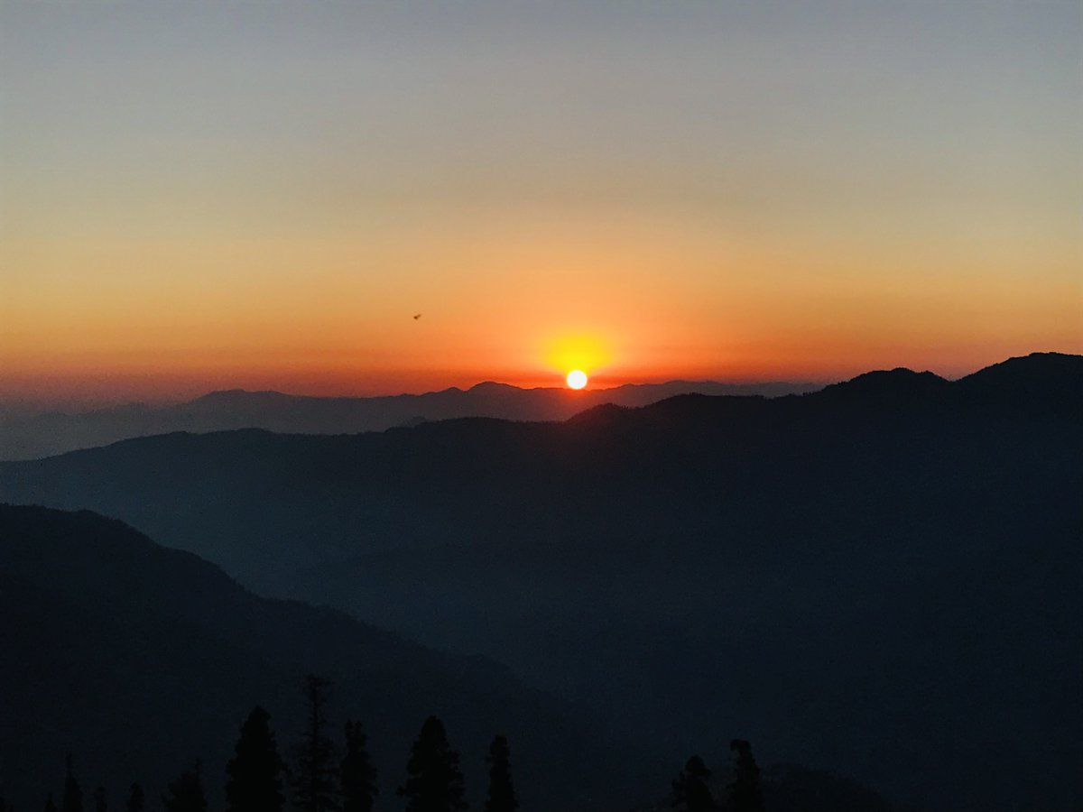 itzraxa's tweet image. Good Evening people ✨🤍

Sunset at Paye meadows♥️
#FromCameraRoll