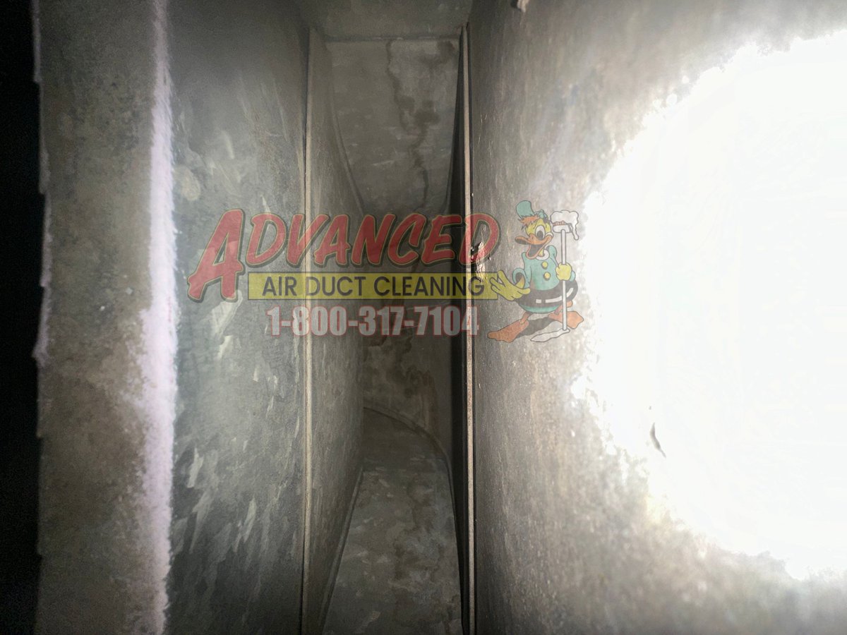 AdvancedFurnace's tweet image. 🚨🚨🚨🚨BEFORE AND AFTER 🚨🚨🚨🚨

DID YOU KNOW according to the EPA, indoor air quality is considered a top 5 environmental danger! 

            ☎️1-800-317-7104☎️

        AdvancedAirDuctCleaning.com