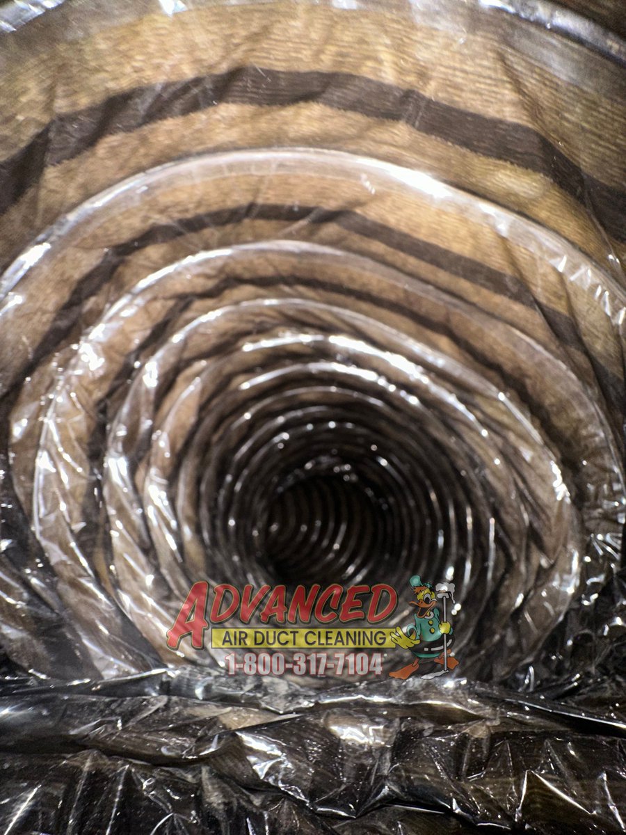 AdvancedFurnace's tweet image. 🚨🚨🚨🚨BEFORE AND AFTER 🚨🚨🚨🚨

DID YOU KNOW according to the EPA, indoor air quality is considered a top 5 environmental danger! 

            ☎️1-800-317-7104☎️

        AdvancedAirDuctCleaning.com