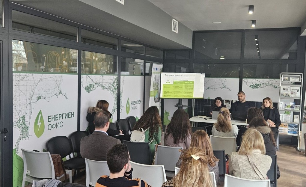 The 2nd Bulgarian stakeholder event of the Interreg Europe DETOCS project, "Investments in RES - Opportunities &amp; Challenges", was held last week in Burgas. The focus of the event was on investment in #renewables to support #greentourism in the region.

ℹ️ interregeurope.eu/detocs/news-an…