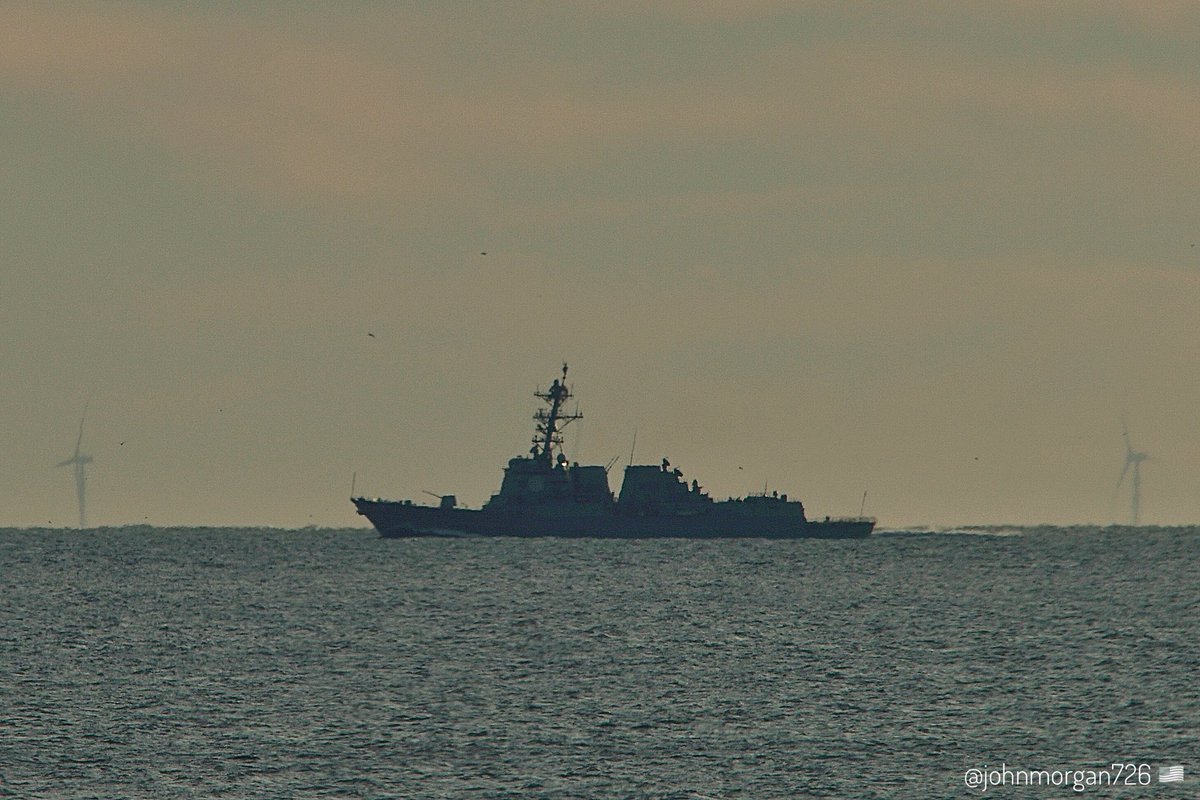 The USS TRUXTUN (DDG-103) 🇺🇸 Arleigh Burke-class Flight IIA guided missile destroyer, four miles off the coast of Virginia Beach, inbound for Navel Station Norfolk (NOB) Virginia. #UnitedStatesNavy #USSTruxtun #DDG103 #ShipsInPics