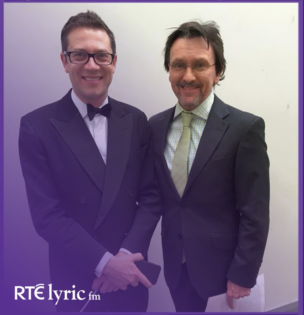 #ThrowbackThursday with Maestro John Wilson, @Paullyricfm & @NSOrchestraIRL in Galway a few years ago. Greatly looking forward to tomorrow night, tune in to RTÉ lyric Live with Paul Herriott @NCH_Music at 7pm 🪐🎶