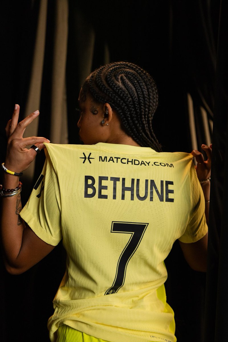 The Rookie ⭐️ @CroixBethune had fun with media day. 🤗😍 🔥#nwsl #nwslmediaday #teamtrinity3